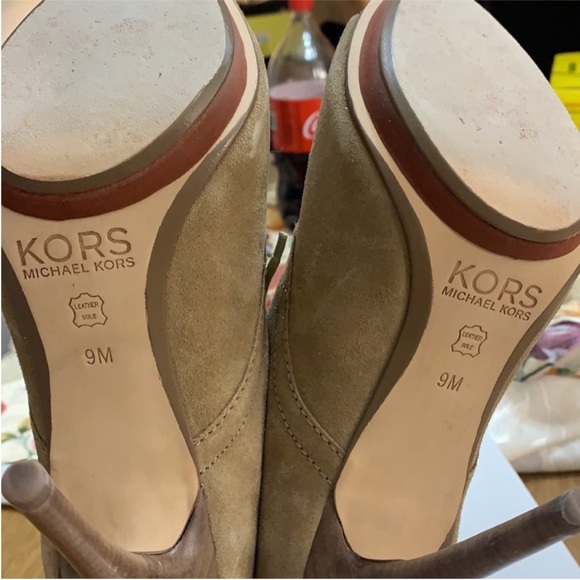 Suede Michale Kors Peep Toe Pumps - Picture 6 of 12